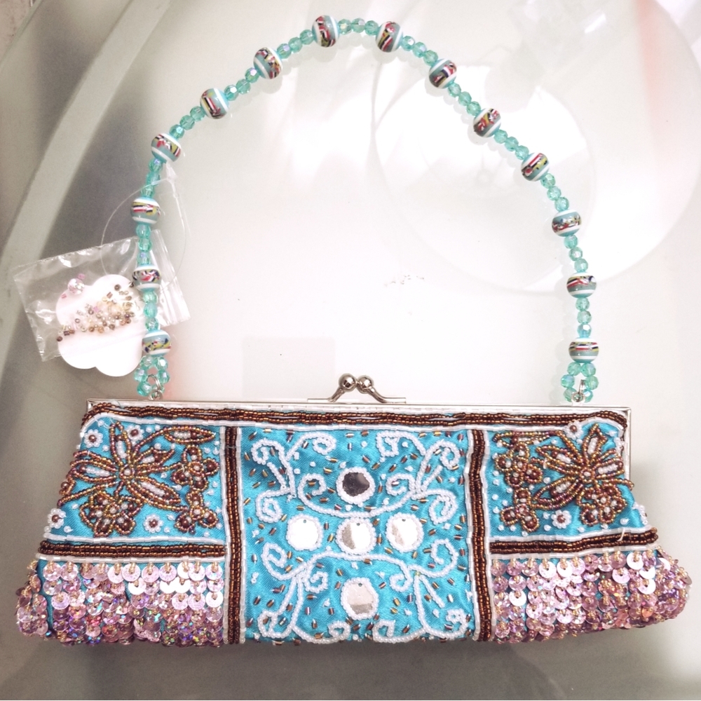 NEW 🌸💠 BEADED & SEQUINS BAG + CROSS BODY CHAIN